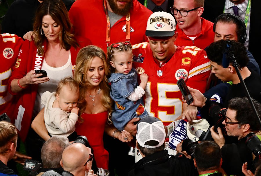 Chiefs QB Patrick Mahomes Calls Wife Brittany a 'Hall of Fame Mom'