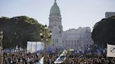 ¿Qué nos dicen las marchas de miles de argentinos defendiendo la universidad pública?