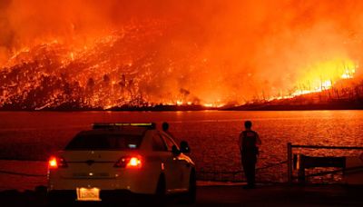 Incendio fuera de control en California provoca la evacuación de miles