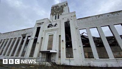 Littlewoods: Bulldozers move in on city's landmark clocktower