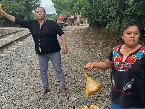 The Mexican women aiding migrants on their perilous journey north
