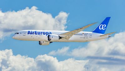 Un avión de Air Europa regresa a Asunción tras ser impactado por aves