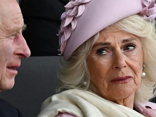 Camilla Parker Bowles en larmes au côté de Charles III : la reine rongée par l'émotion au cours d'un événement historique