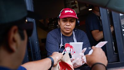 California Enacts $20 an Hour Minimum Wage for Fast Food Workers: Employees and Franchise Owners React