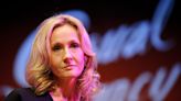 Empresa productora de J.K. Rowling sufre caída masiva de ingresos