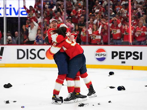 Colorado's MacKinnon wins Ted Lindsay Award, Chicago's Bedard named top rookie at NHL awards