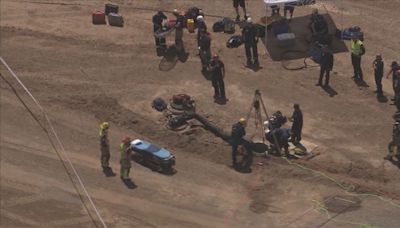 Man falls down manhole in Goodyear