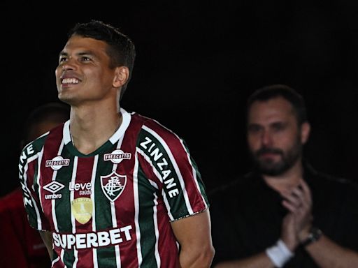 Thiago Silva é registrado no BID e fica apto para estrear pelo Fluminense