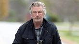 Rust: Alec Baldwin estaba distraído con su teléfono durante el entrenamiento con armas de fuego, señala fiscal