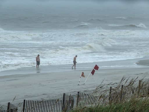 Debby produce tornados que dejan un muerto y peligrosas inundaciones en Carolina del Norte