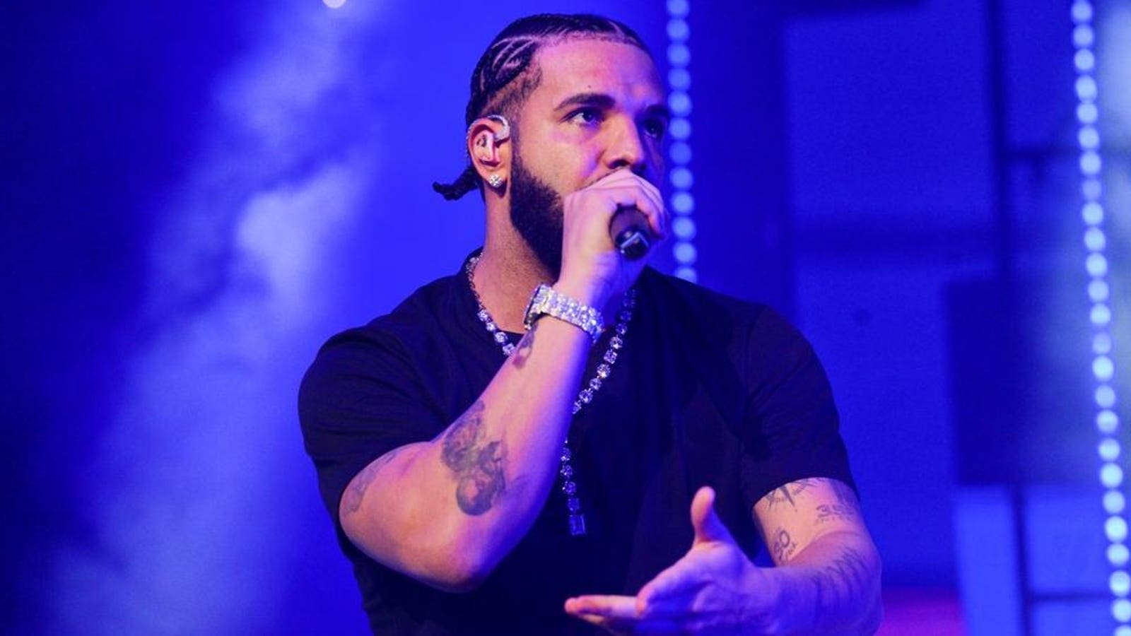 Drake Confounds Internet With Bizarre ‘Wah Gwan Delilah’ Song—Which Some Think Might Be AI