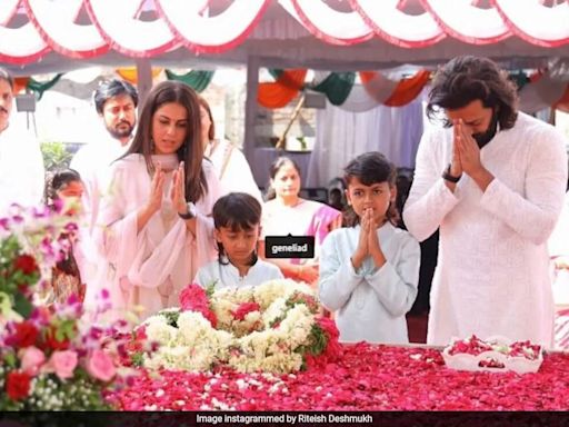 Riteish Deshmukh And Fam's Tribute To Vilasrao Deshmukh On His Birth Anniversary