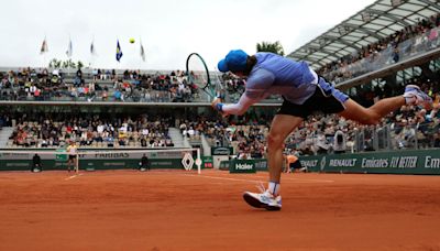 De Miñaur elimina a Munar y accede a tercera ronda en Roland Garros