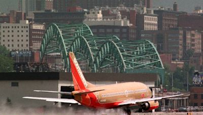 Airlines may soon give refunds for some flight delays, cancellations under Senate bill