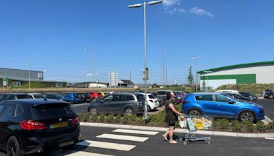 Dead-end zebra crossing puzzles shoppers