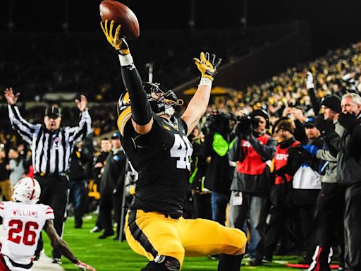 Former Iowa Hawkeyes Star George Kittle Has Hilarious Exchange With Fan