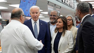 Elecciones en Estados Unidos: Joe Biden dice que se replantearía su candidatura si le diagnosticaran un problema "médico"