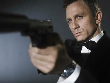 So habt ihr James Bond noch nicht gesehen: Exklusive Einblicke hinter die Kulissen und intime Interviews mit dem 007-Agenten