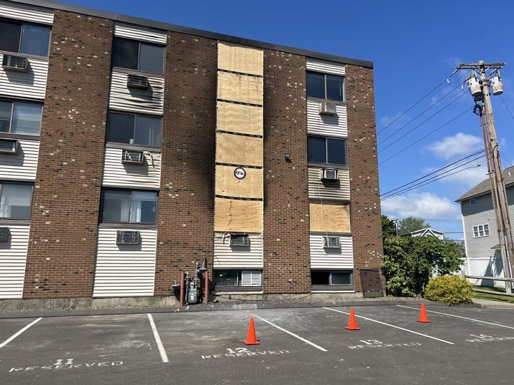 Stratford officials hope fire-damaged condo building will be open to most by week's end