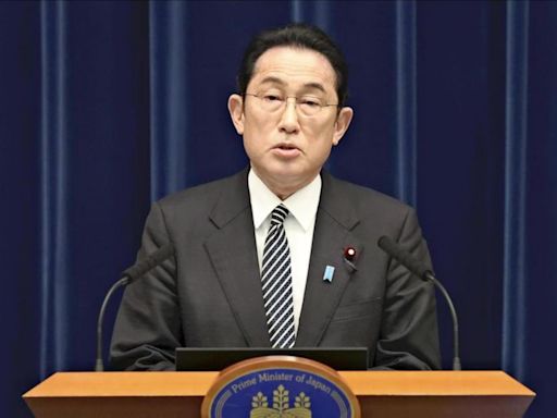 日本首相岸田民調跌至23％ 自民黨大老菅義偉勸他不要參選黨主席