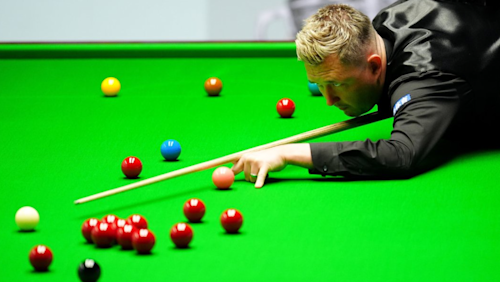 Wilson cruises into last 16 but misses out on 147