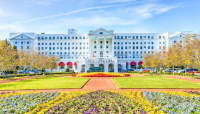 Justice’s historic Greenbrier Hotel to be auctioned off because of default