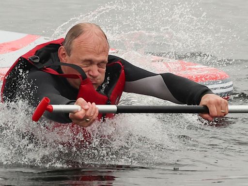 Ed Davey falls off paddleboard as Liberal Democrats campaign in Lake District