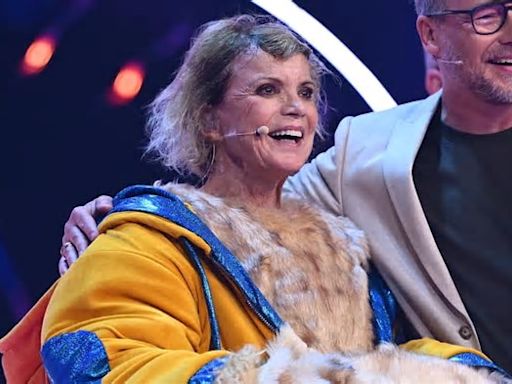 Uschi Glas bei „Masked Singer“ rausgeflogen: Unterm Kostüm ging’s zur Sache, Schätzchen!