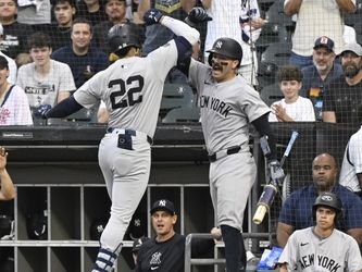 Yankees launch three home runs, including Aaron Judge's 300th, in 10-2 win over White Sox