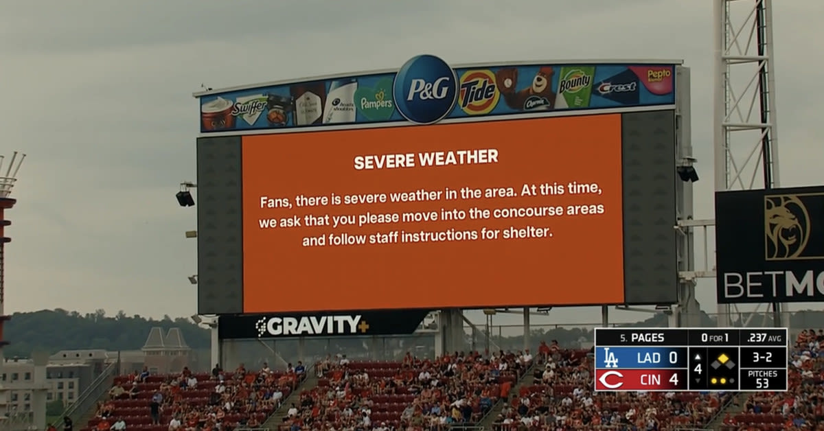 Dodgers vs. Reds delayed by rain