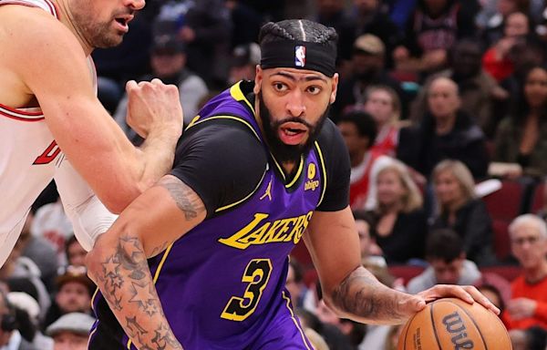 Lakers Trade Pitch Lands Floor-Spacing Center Next to Anthony Davis