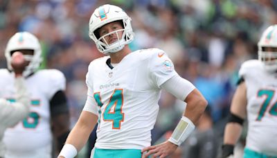 Dolphins QB Skyler Thompson knocked out of Week 3 loss to Seahawks with chest injury