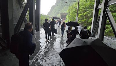 自強號撞落石卡隧道！目前列車雙向單線通行 台鐵還原司機員「驚險瞬間」