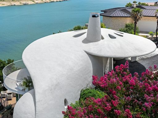 The Sand Dollar House Outside of Austin Lists for $1.99 Million