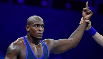 Olympic wrestling trials: World champ retires; 44-year-old reaches finals