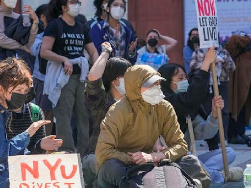 Policía retira campamento de protesta en NYU