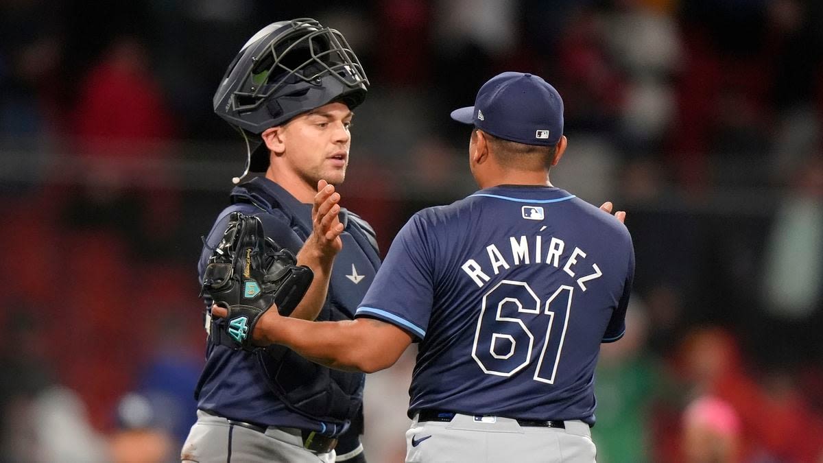 Rays lose early lead, rally in 9th to beat Red Sox, move into 3rd place