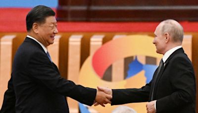 How is China supporting Russia after it was sanctioned for Ukraine war?