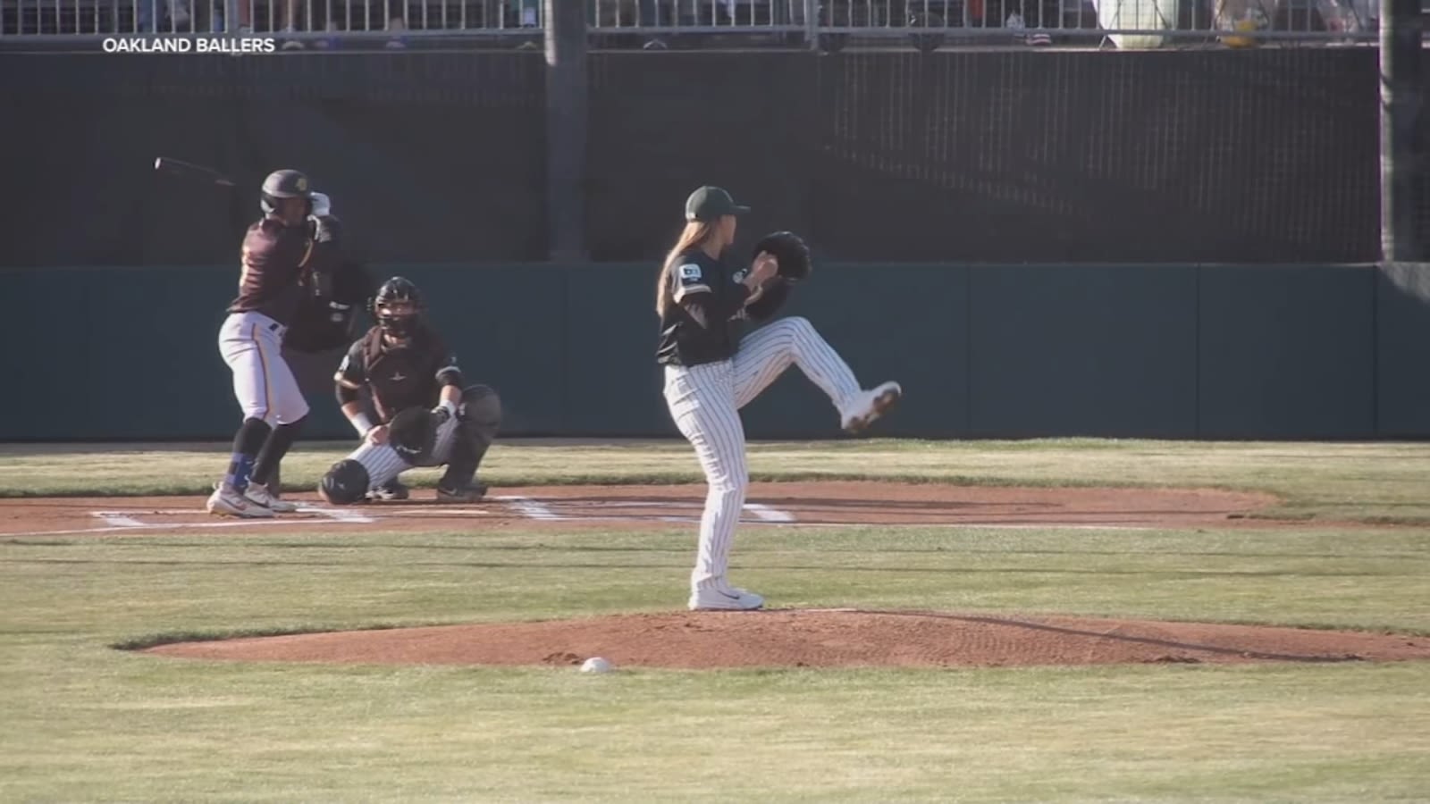 Oakland Ballers' Kelsie Whitmore takes mound as 1st woman to start in Pioneer League game