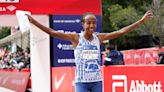 Sifan Hassan Wins the Chicago Marathon, Des Linden Breaks American Master’s Record