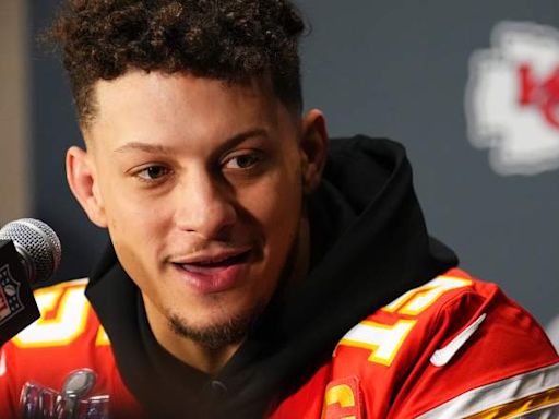 Detail in Patrick Mahomes’ $450 Million Chiefs Contract Raises Eyebrows