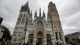 Extinguido el incendio que se desató en la flecha de la catedral de la ciudad francesa de Ruán