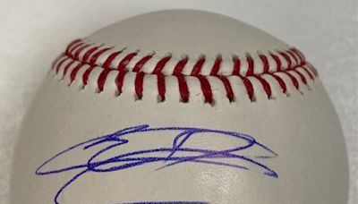 Elly De La Cruz Autographed Baseball