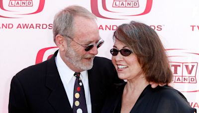 Martin Mull, hip comic and actor from ‘Fernwood 2 Night’ and ‘Roseanne,’ dies at 80
