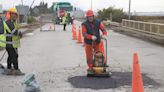 Taparon peligroso hoyo en el puente Leñadura