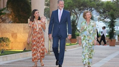 Los detalles de la tradicional recepción de los reyes Felipe VI y Letizia en Marivent: de la visita sorpresa de la infanta Cristina al pésame a la reina Sofía