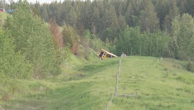 1 dead, several injured after school bus crash in B.C.'s Cariboo