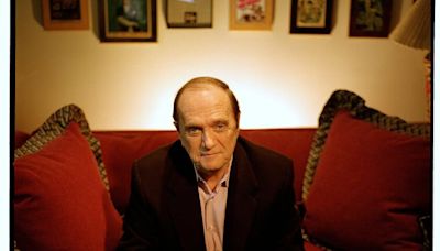 Bob Newhart, deadpan comedian who became a sitcom and movie star, dies at 94