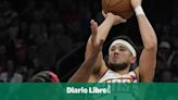 Devin Booker anota 30, Suns brillan en la línea de triples y vencen a Hawks