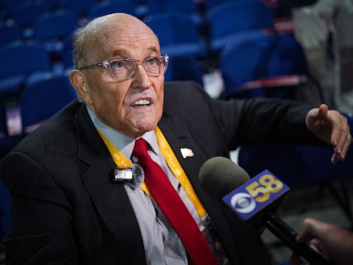 Rudy Giuliani trips and falls at Republican Convention